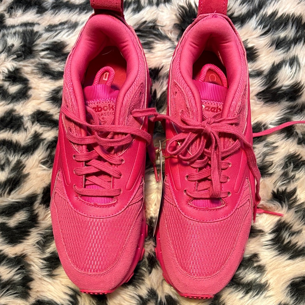 NWT NIB Cardi B Classic Leather Cardi V2 Reebok Women's Pink/Fus Casual - Picture 5 of 8